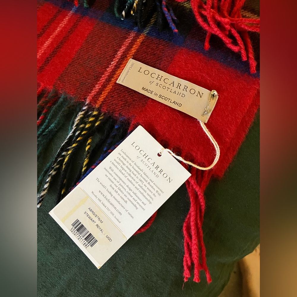 NWT Lambswool Throw Blanket by LochCarron of Scotland in Royal Stuart Tartan - Picture 5 of 7